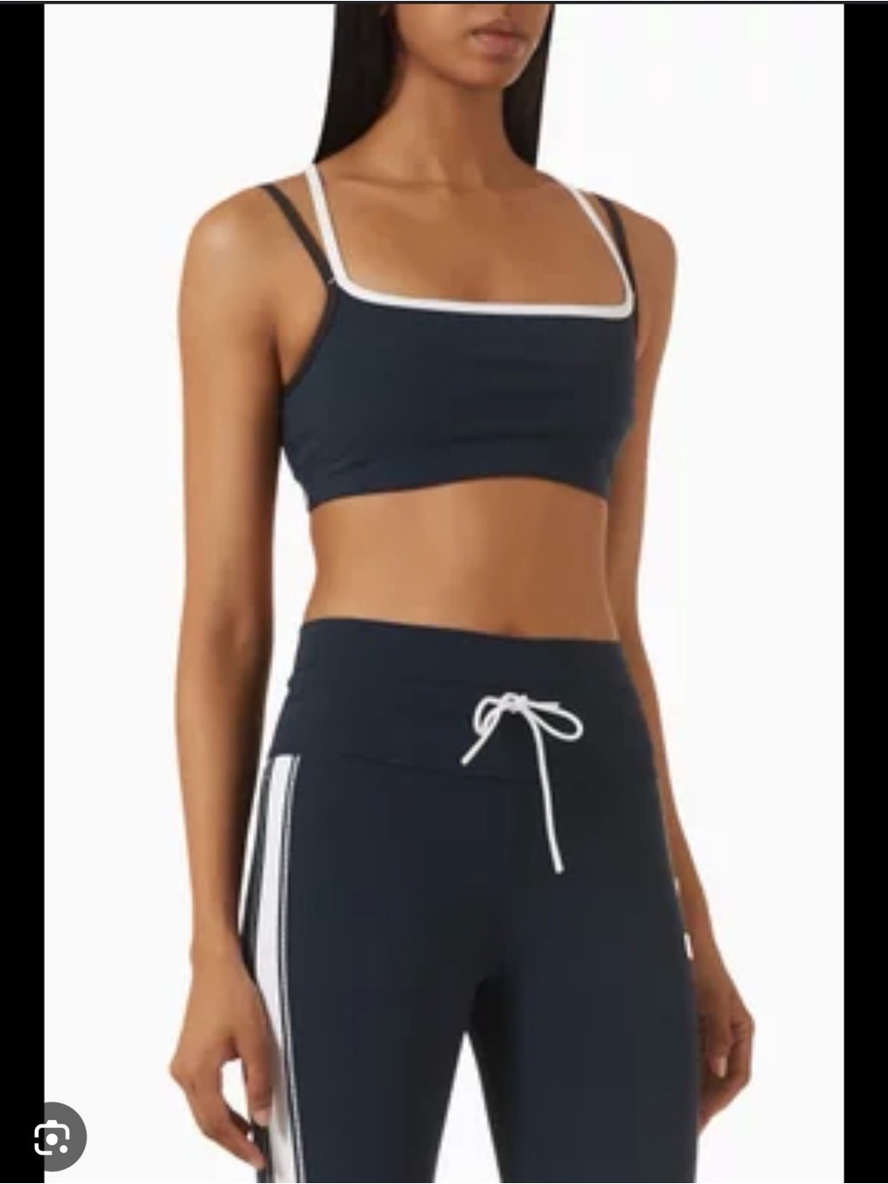 Vuori Daily Layered Navy and white bra